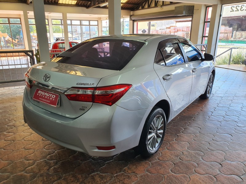 TOYOTA COROLLA XEI 2.0 16V 2015/2016 RIGAUTO VEÍCULOS VENÂNCIO AIRES / Carros no Vale