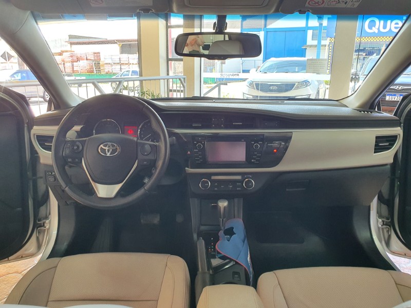 TOYOTA COROLLA XEI 2.0 16V 2015/2016 RIGAUTO VEÍCULOS VENÂNCIO AIRES / Carros no Vale