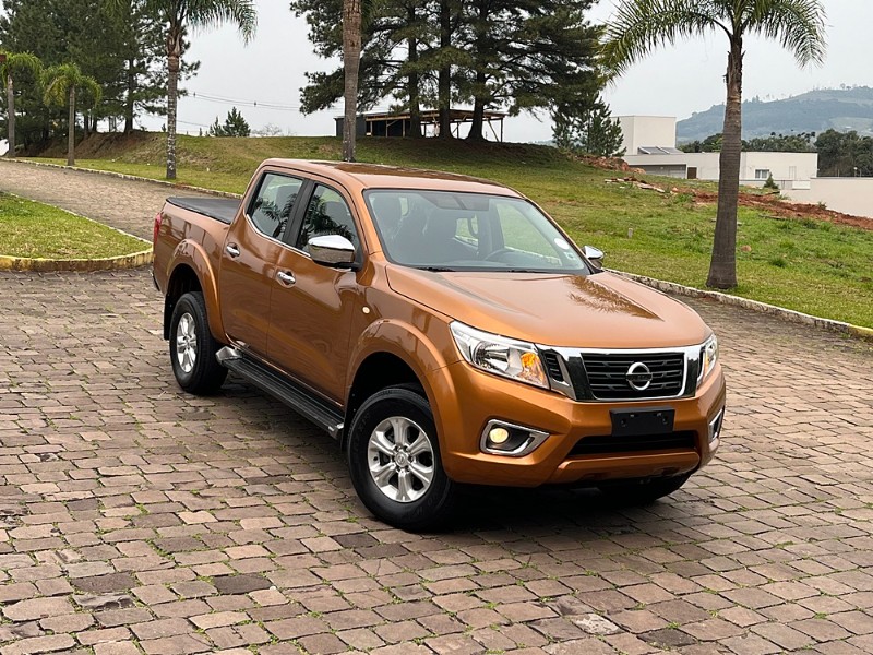 NISSAN FRONTIER 2.3 LE 4X4 CD BI TURBO 2017/2017 BOSCO AUTOMÓVEIS GUAPORÉ / Carros no Vale