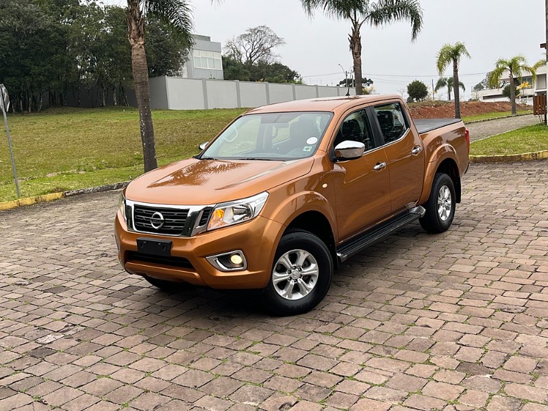 NISSAN FRONTIER 2.3 LE 4X4 CD BI TURBO 2017/2017 BOSCO AUTOMÓVEIS GUAPORÉ / Carros no Vale