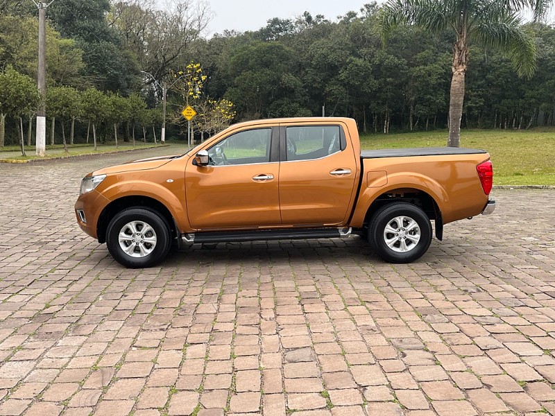 NISSAN FRONTIER 2.3 LE 4X4 CD BI TURBO 2017/2017 BOSCO AUTOMÓVEIS GUAPORÉ / Carros no Vale