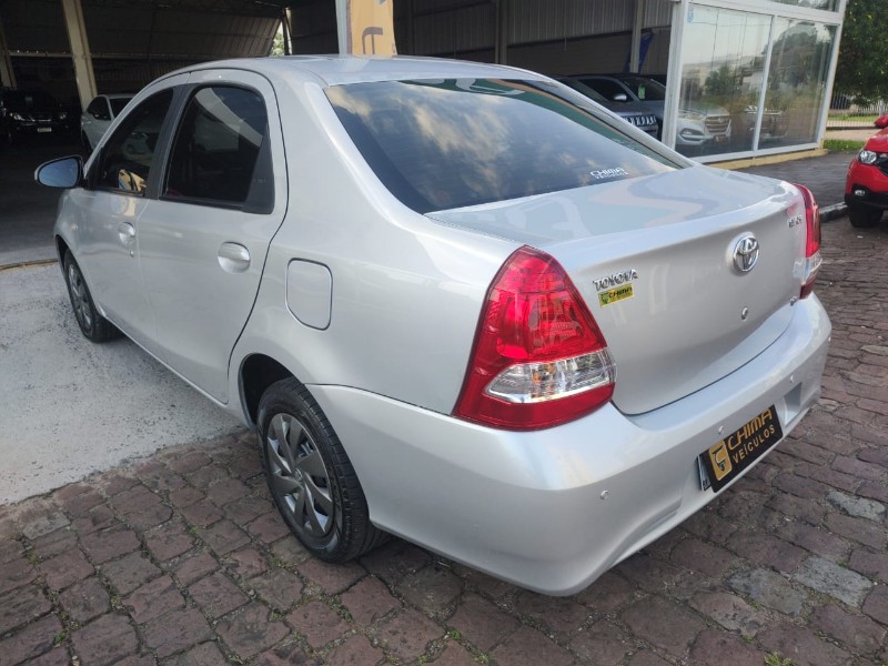 TOYOTA ETIOS 1.5 X PLUS SEDAN 16V FLEX 4P AUTOMÁTICO /2019 CHIMA VEÍCULOS VENÂNCIO AIRES / Carros no Vale