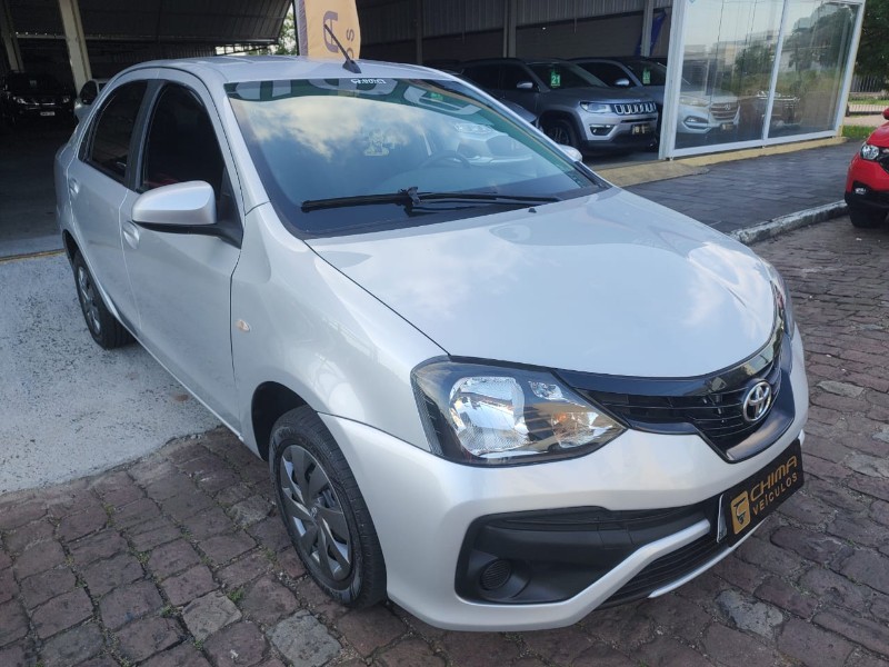 TOYOTA ETIOS 1.5 X PLUS SEDAN 16V FLEX 4P AUTOMÁTICO /2019 CHIMA VEÍCULOS VENÂNCIO AIRES / Carros no Vale