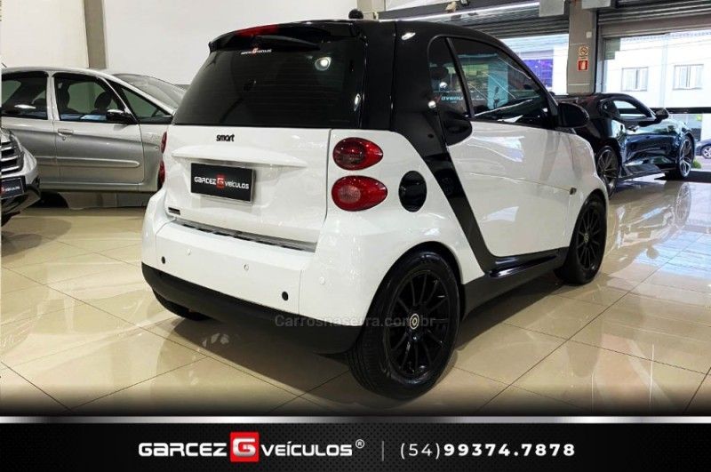 SMART FORTWO 1.0 PASSION COUPÉ 3 CILINDROS 12V 2009/2009 GARCEZ VEÍCULOS BENTO GONÇALVES / Carros no Vale