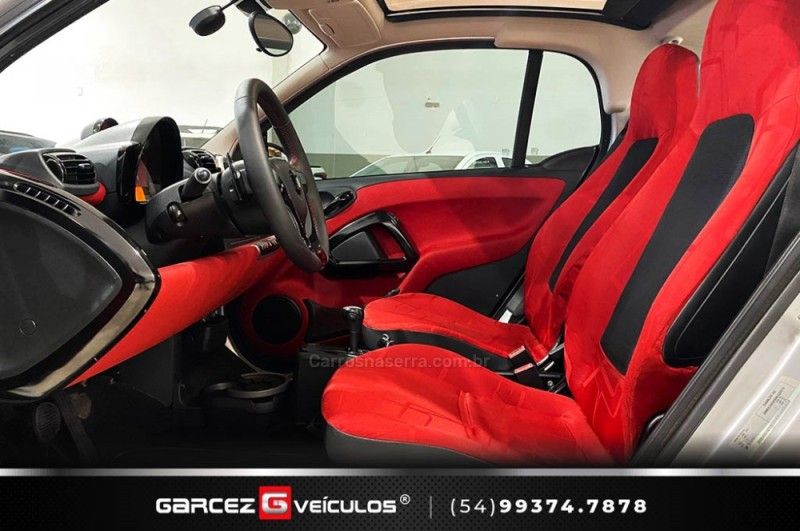 SMART FORTWO 1.0 PASSION COUPÉ 3 CILINDROS 12V 2009/2009 GARCEZ VEÍCULOS BENTO GONÇALVES / Carros no Vale