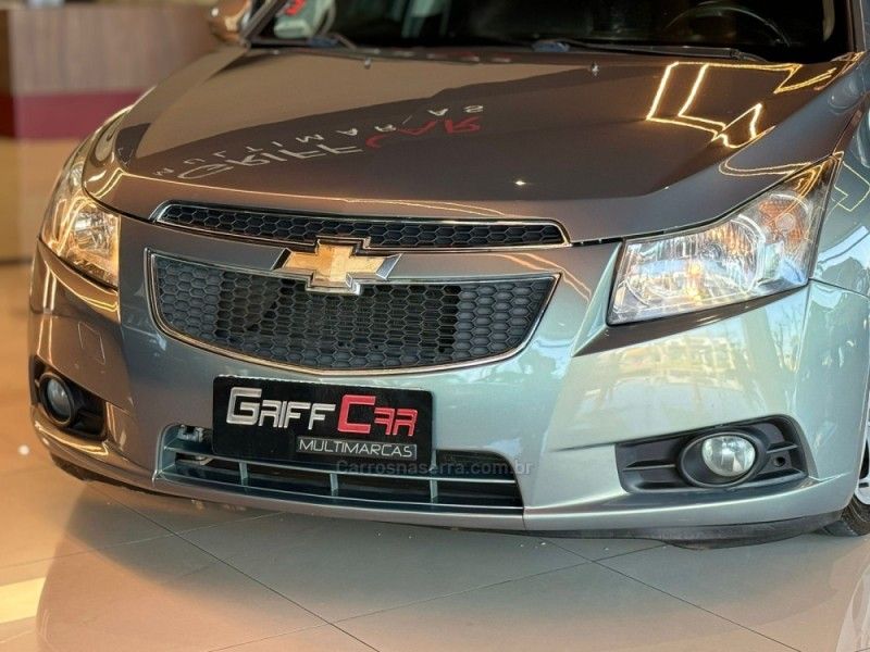 CHEVROLET CRUZE 1.8 LT 16V 2012/2012 GRIFFCAR MULTIMARCAS DOIS IRMÃOS / Carros no Vale