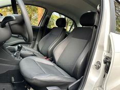 VOLKSWAGEN VOYAGE 1.6 MSI TOTALFLEX 8V 2021/2022 KASPER VEÍCULOS DOIS IRMÃOS / Carros no Vale