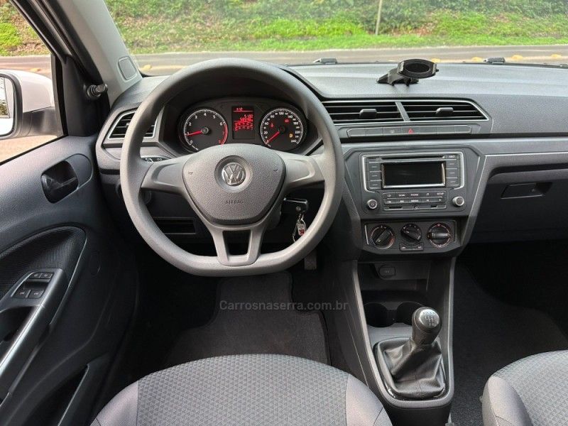 VOLKSWAGEN VOYAGE 1.6 MSI TOTALFLEX 8V 2021/2022 KASPER VEÍCULOS DOIS IRMÃOS / Carros no Vale