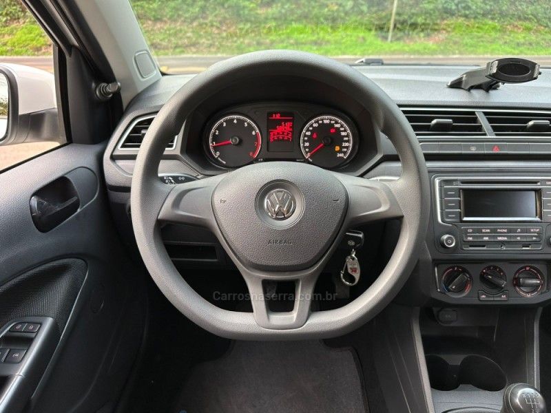 VOLKSWAGEN VOYAGE 1.6 MSI TOTALFLEX 8V 2021/2022 KASPER VEÍCULOS DOIS IRMÃOS / Carros no Vale