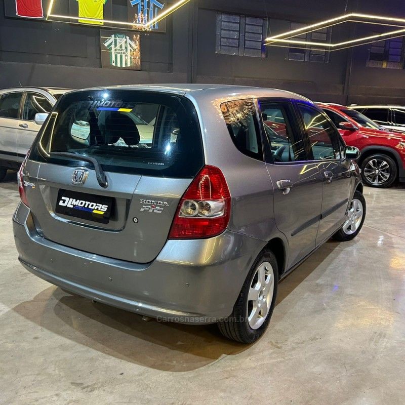 HONDA FIT 1.4 CX 16V 2004/2004 DL MOTORS LAJEADO / Carros no Vale