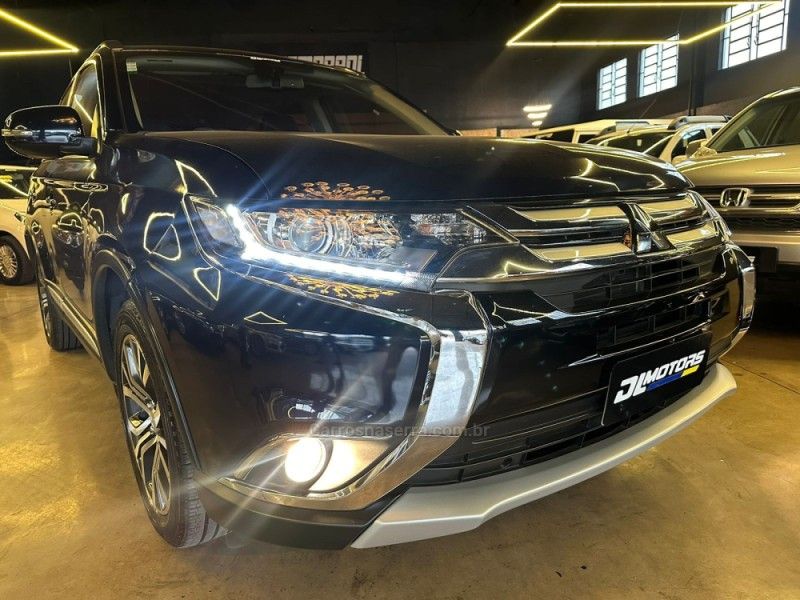 MITSUBISHI OUTLANDER 2.0 16V 2016/2016 DL MOTORS LAJEADO / Carros no Vale