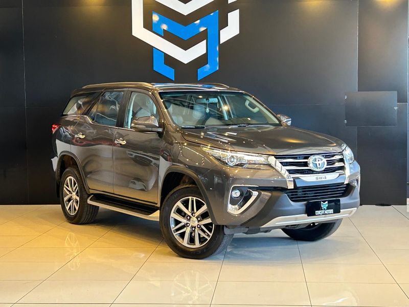 Toyota Hilux SW4 SRX 4×4 2.8 TDI 16V Dies Aut. 2019/2020 CONCEPT MOTORS PASSO FUNDO / Carros no Vale