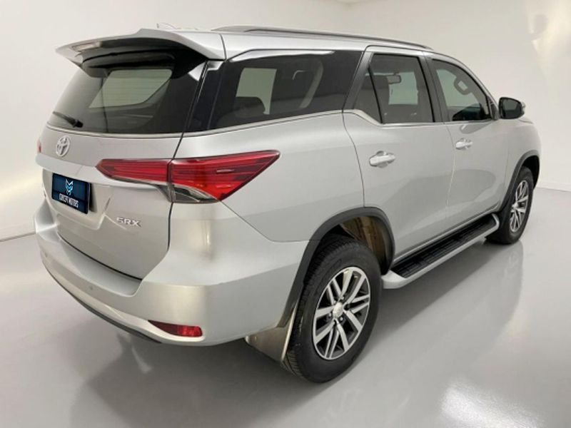 Toyota Hilux SW4 SRX 4×4 2.8 TDI 16V Dies Aut. 2018/2018 CONCEPT MOTORS PASSO FUNDO / Carros no Vale