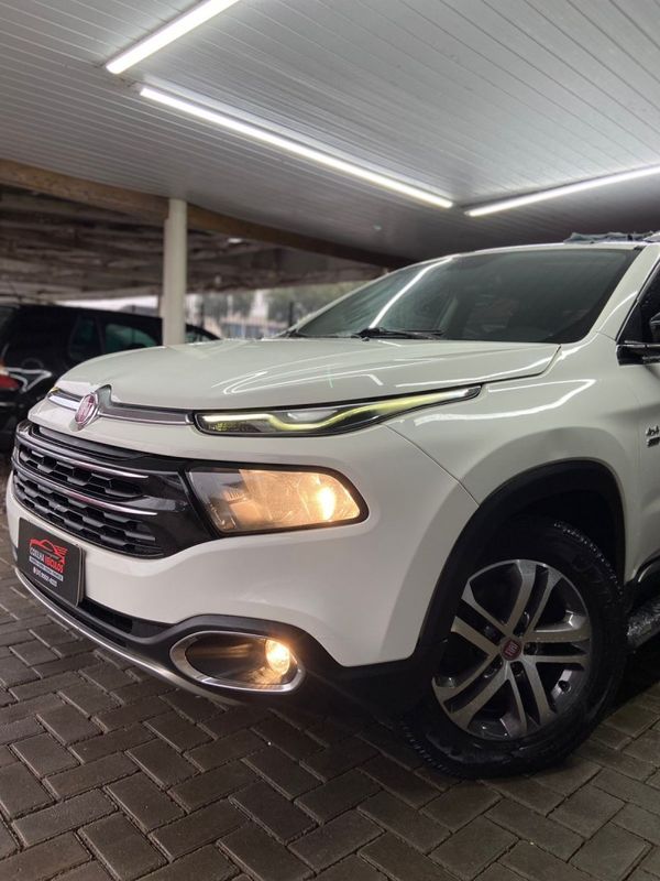 Fiat TORO VOLCANO 2.4 AT9 2017/2017 SÉRGIO VEÍCULOS TEUTÔNIA / Carros no Vale