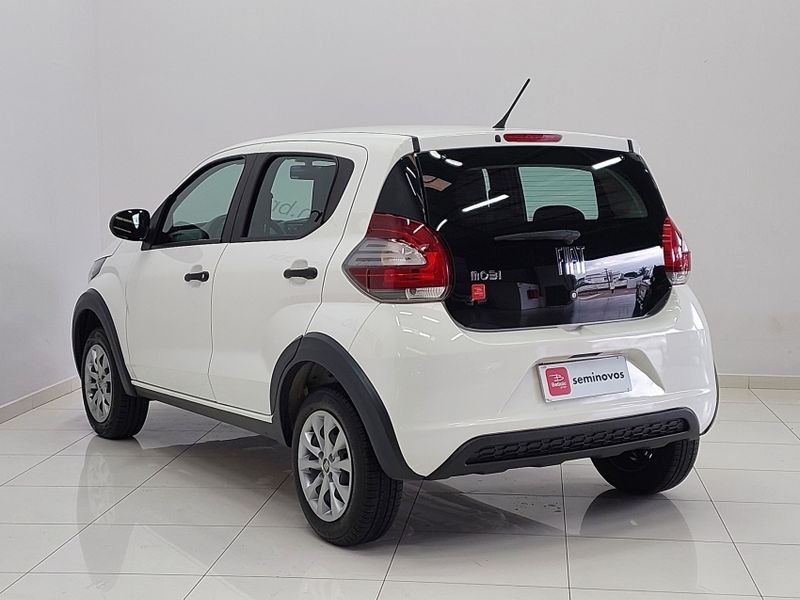 Fiat MOBI 1.0 EVO FLEX LIKE MANUAL 2022/2023 BETIOLO NOVOS E SEMINOVOS LAJEADO / Carros no Vale