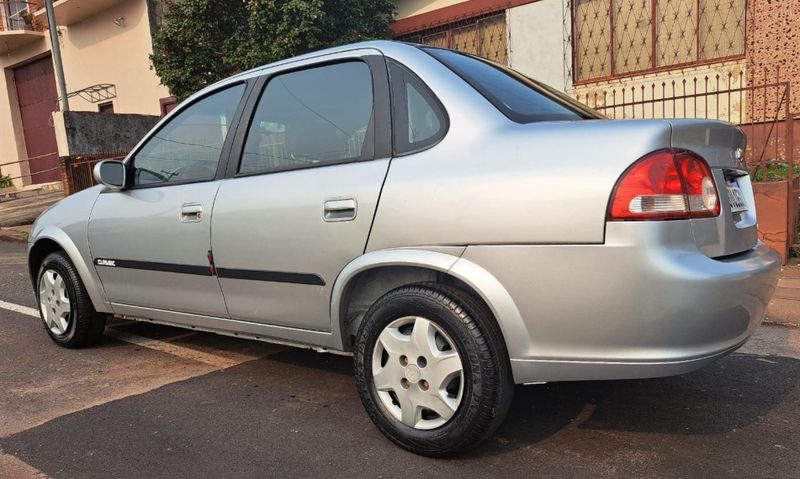 Chevrolet CLASSIC 1.0 MPFI LS 8V FLEX 4P MANUAL 2015/2015 CAMINHÕES & CAMIONETAS PASSO FUNDO / Carros no Vale