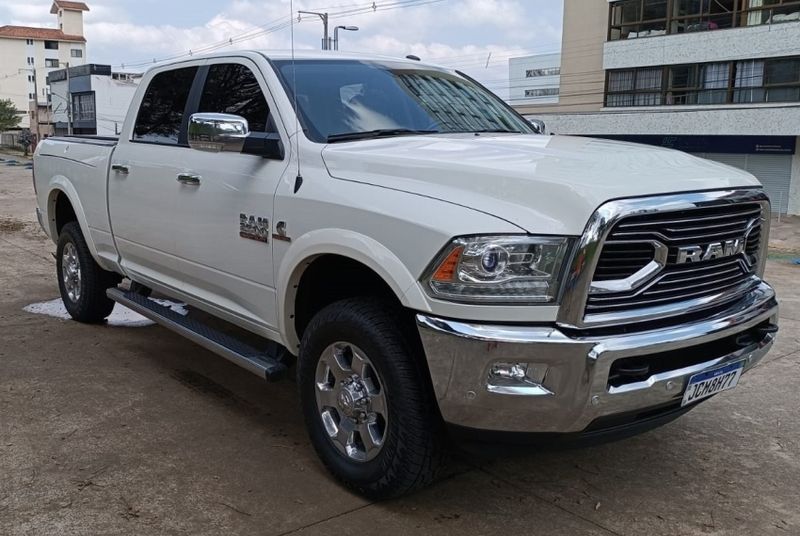 Dodge RAM 6.7 2500 LARAMIE 4X4 CD I6 TURBO DIESEL 4P AUTOMÁTICO 2018/2018 CAMINHÕES & CAMIONETAS PASSO FUNDO / Carros no Vale