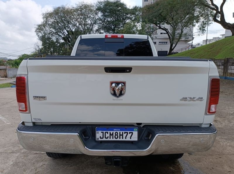 Dodge RAM 6.7 2500 LARAMIE 4X4 CD I6 TURBO DIESEL 4P AUTOMÁTICO 2018/2018 CAMINHÕES & CAMIONETAS PASSO FUNDO / Carros no Vale