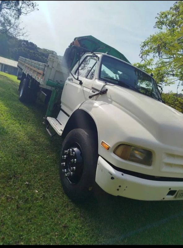 Ford F-14000 HD Munck 1993/1993 CAMINHÕES & CAMIONETAS PASSO FUNDO / Carros no Vale