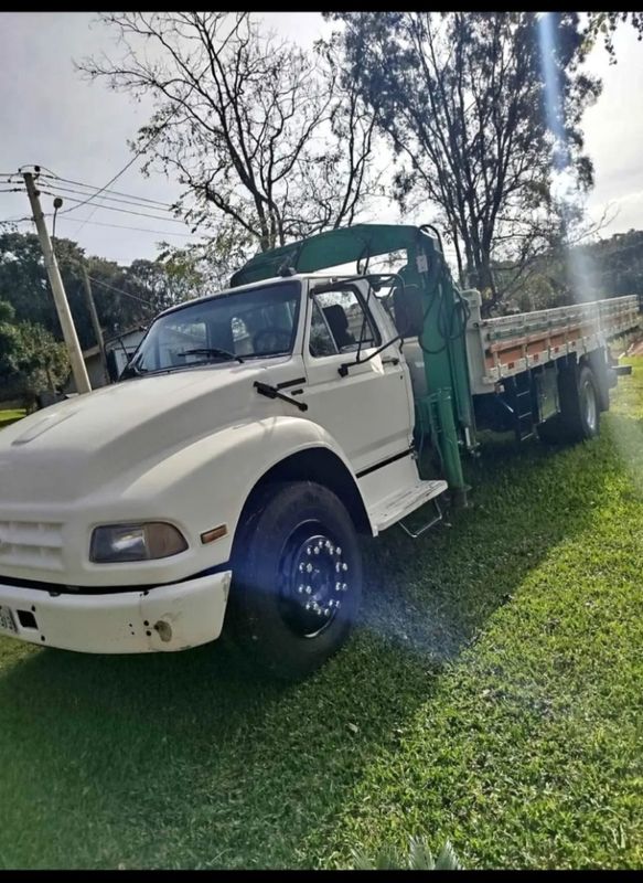 Ford F-14000 HD Munck 1993/1993 CAMINHÕES & CAMIONETAS PASSO FUNDO / Carros no Vale