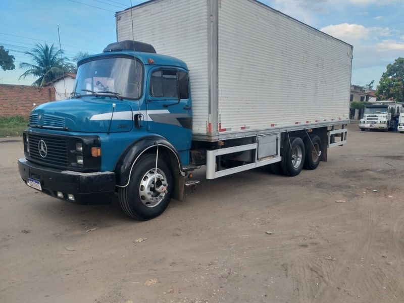 Mercedes-Benz 1113 L-1113 3-Eixos Baú 1983/1983 CAMINHÕES & CAMIONETAS PASSO FUNDO / Carros no Vale