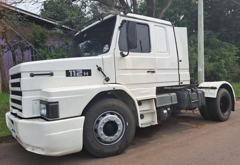 Scania 112 T-112 H 320 4×2 2p 1986/1986 CAMINHÕES & CAMIONETAS PASSO FUNDO / Carros no Vale