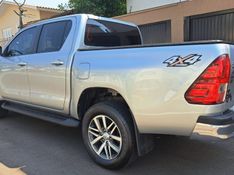 Toyota HILUX 2.8 SRV 4X4 CD 16V DIESEL 4P AUTOMÁTICO 2019/2020 CAMINHÕES & CAMIONETAS PASSO FUNDO / Carros no Vale