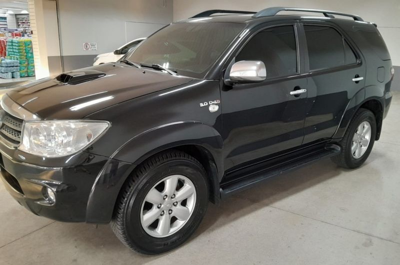 Toyota HILUX SW4 3.0 SRV 4X4 16V TURBO INTERCOOLER DIESEL 4P AUTOMÁTICO 2008/2009 CAMINHÕES & CAMIONETAS PASSO FUNDO / Carros no Vale