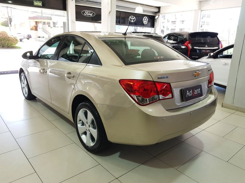 Chevrolet CRUZE 1.8 LT 16V FLEX 4P AUTOMÁTICO 2013/2014 ADVANT AUTOMÓVEIS CAXIAS DO SUL / Carros no Vale