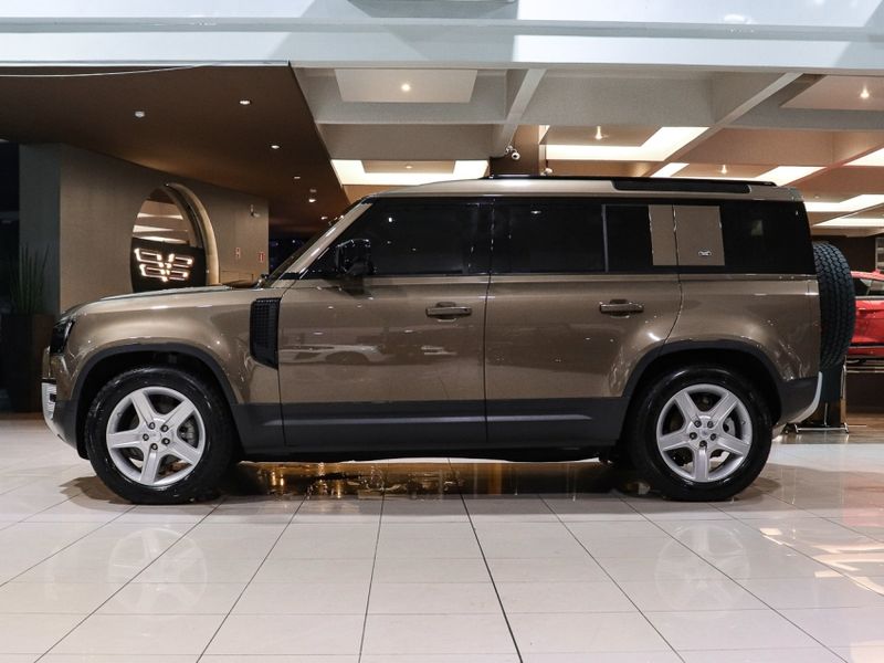 Land Rover DEFENDER 2.0 P300 GASOLINA 110 SE AWD AUTOMÁTICO 2020/2021 VIA BELLA VEÍCULOS ESPECIAIS CAXIAS DO SUL / Carros no Vale