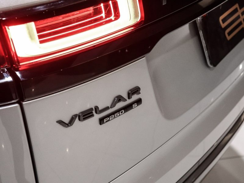 Land Rover RANGE ROVER VELAR 2.0 P250 GASOLINA R-DYNAMIC S AUTOMÁTICO 2017/2018 VIA BELLA VEÍCULOS ESPECIAIS CAXIAS DO SUL / Carros no Vale