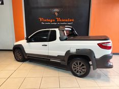 Fiat STRADA 1.8 MPI ADVENTURE CE 16V FLEX 2P MANUAL 2015/2016 VINTAGE VEÍCULOS CAXIAS DO SUL / Carros no Vale