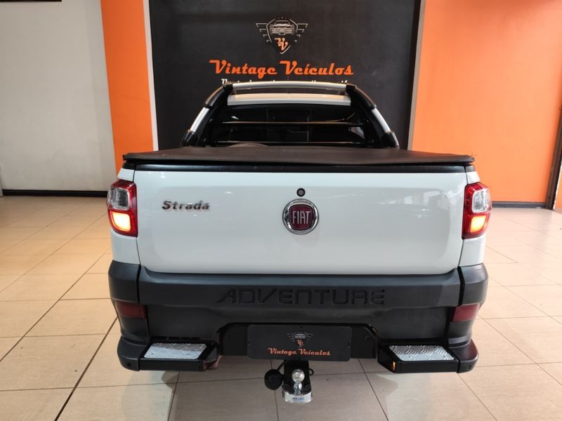 Fiat STRADA 1.8 MPI ADVENTURE CE 16V FLEX 2P MANUAL 2015/2016 VINTAGE VEÍCULOS CAXIAS DO SUL / Carros no Vale