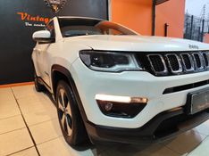 JEEP COMPASS 2.0 16V FLEX LONGITUDE AUTOMÁTICO 2017/2017 VINTAGE VEÍCULOS CAXIAS DO SUL / Carros no Vale