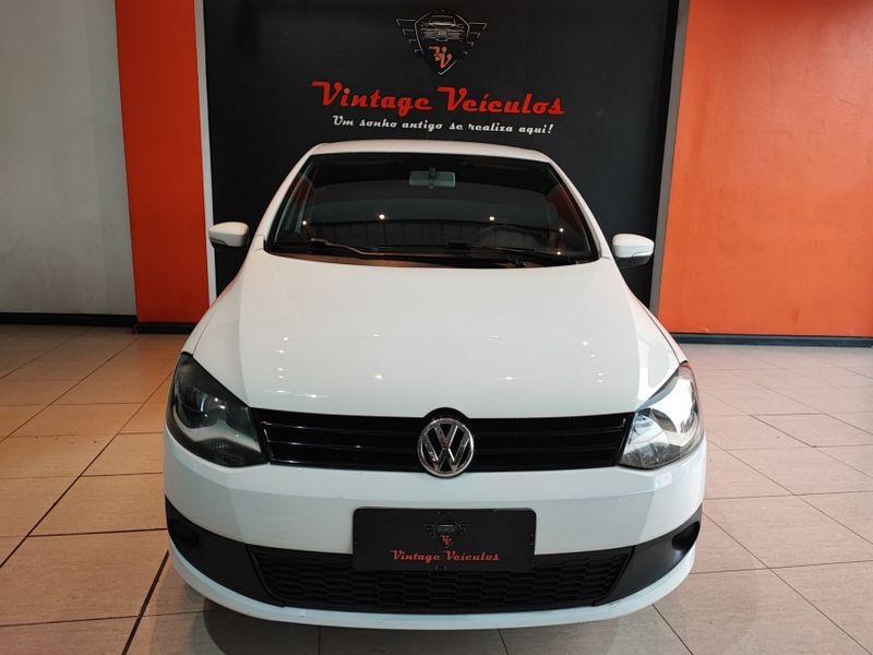 Volkswagen FOX 1.0 MI 8V FLEX 4P MANUAL 2014/2014 VINTAGE VEÍCULOS CAXIAS DO SUL / Carros no Vale