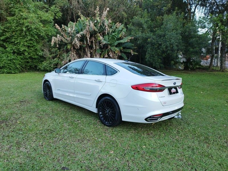 Ford FUSION TITANIUM 2.0 ECOBOOST 2017 GRASSI VEÍCULOS LAJEADO / Carros no Vale