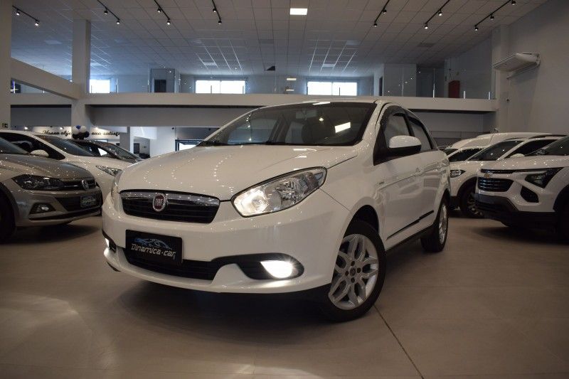 Fiat SIENA GRAND 1.6 ESSENCE 2014 DINAMICA-CAR VENÂNCIO AIRES / Carros no Vale