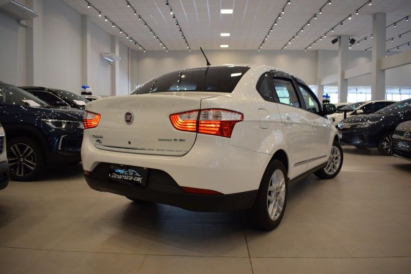 Fiat SIENA GRAND 1.6 ESSENCE 2014 DINAMICA-CAR VENÂNCIO AIRES / Carros no Vale