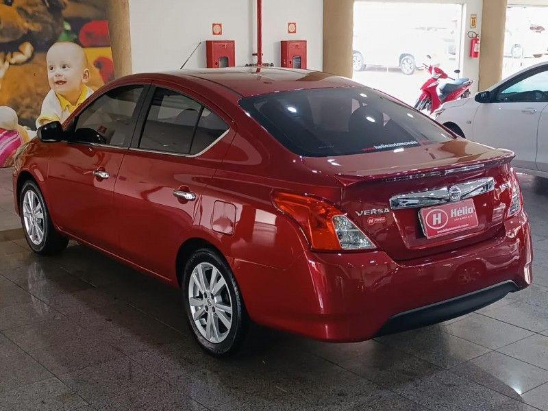 Nissan VERSA SL 1.6 2019 HÉLIO AUTOMÓVEIS LAJEADO / Carros no Vale