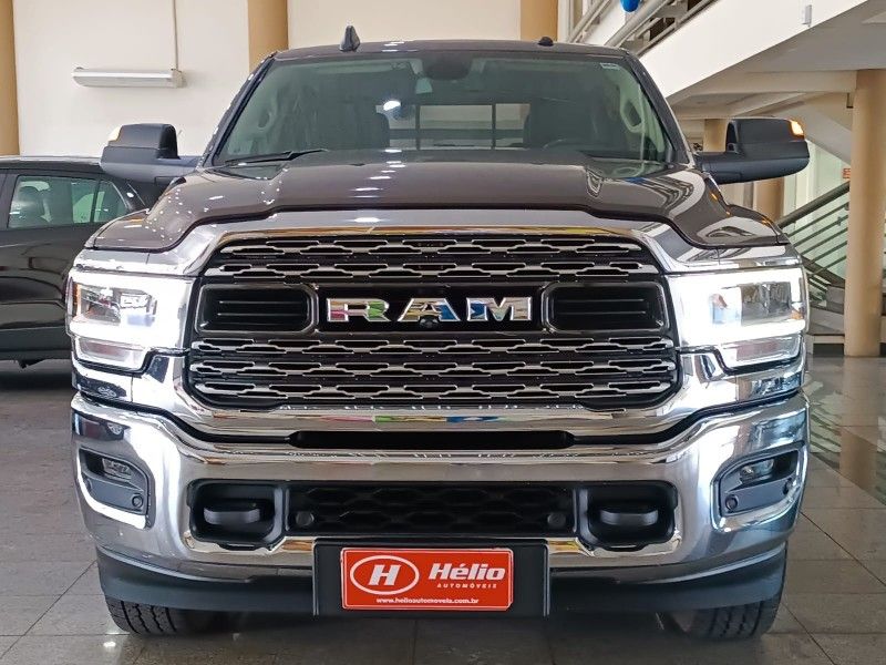 RAM LAIE 2500 COM BOX 2019 HÉLIO AUTOMÓVEIS LAJEADO / Carros no Vale