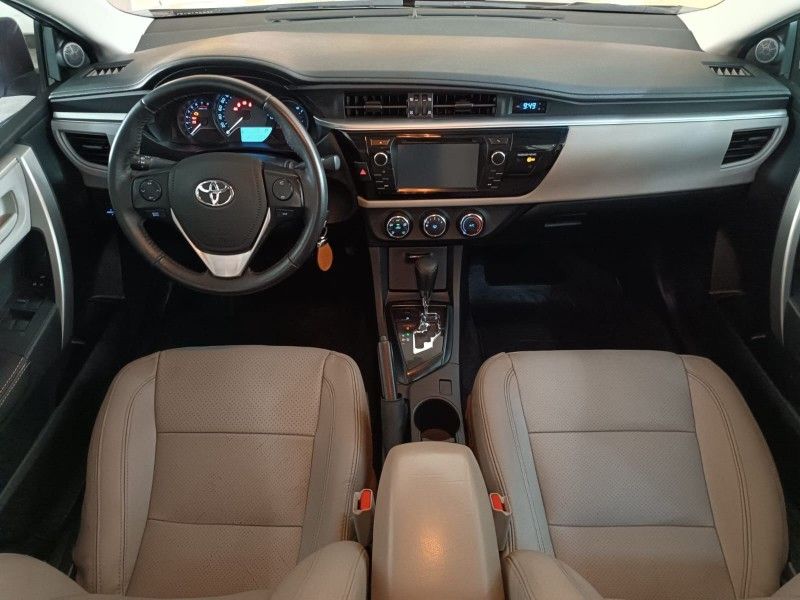 Toyota COROLLA GLi 1.8 2015 HÉLIO AUTOMÓVEIS LAJEADO / Carros no Vale