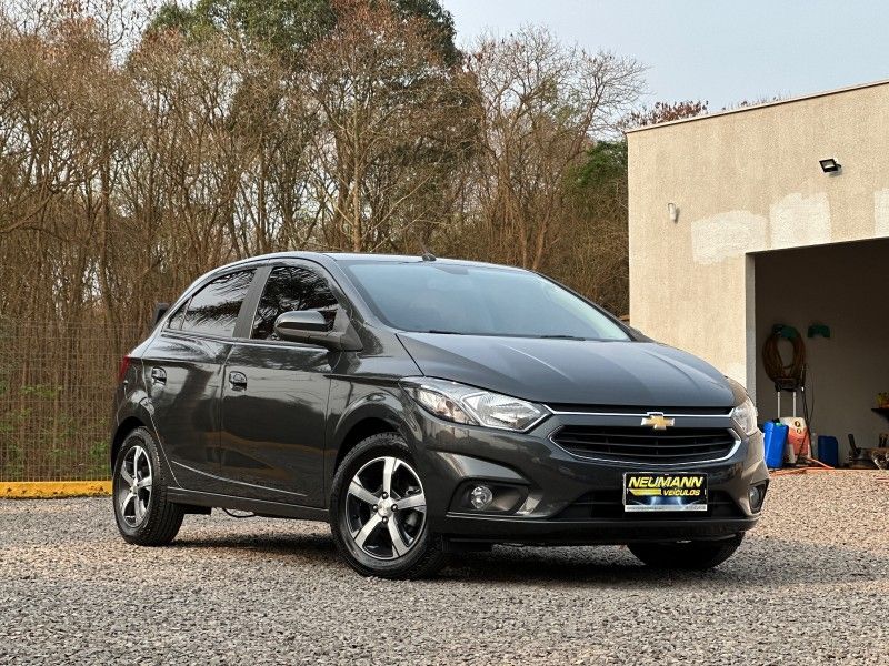 Chevrolet ONIX LTZ 1.4 8V 2017 NEUMANN VEÍCULOS ARROIO DO MEIO / Carros no Vale