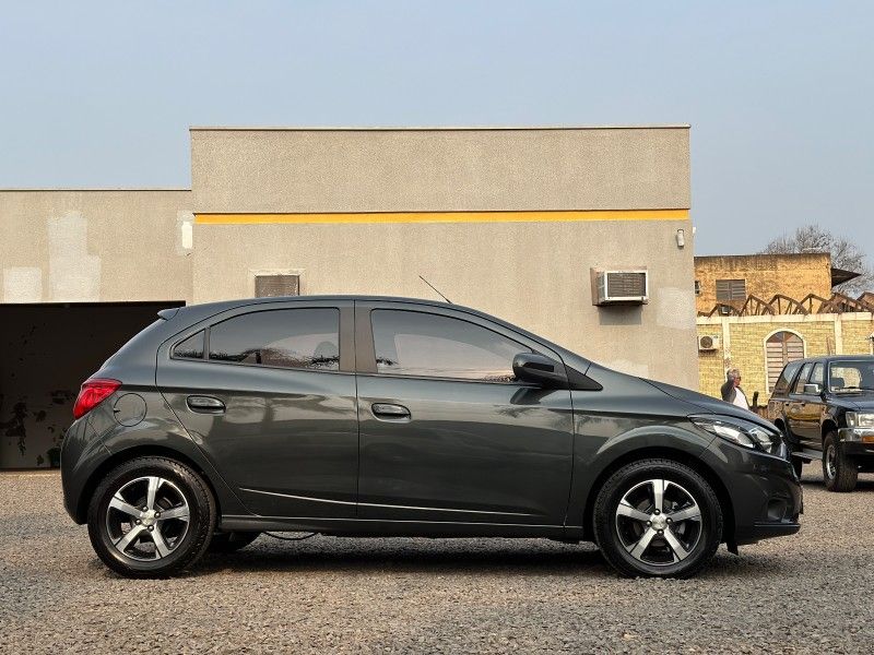 Chevrolet ONIX LTZ 1.4 8V 2017 NEUMANN VEÍCULOS ARROIO DO MEIO / Carros no Vale