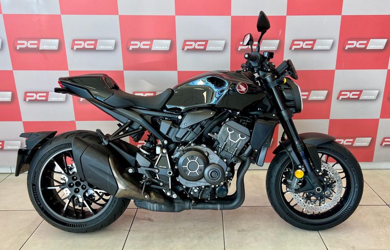 Honda Motos CB 1000R Black Edition 2022/2022 PC VEÍCULOS SANTA CRUZ DO SUL / Carros no Vale