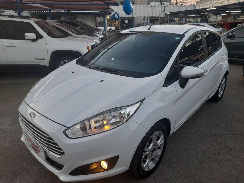 Ford FIESTA 1.5 2015 FERREIRA VEÍCULOS VENÂNCIO AIRES / Carros no Vale