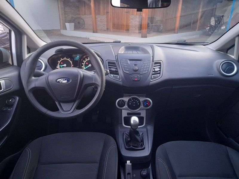 Ford FIESTA 1.5 2015 FERREIRA VEÍCULOS VENÂNCIO AIRES / Carros no Vale