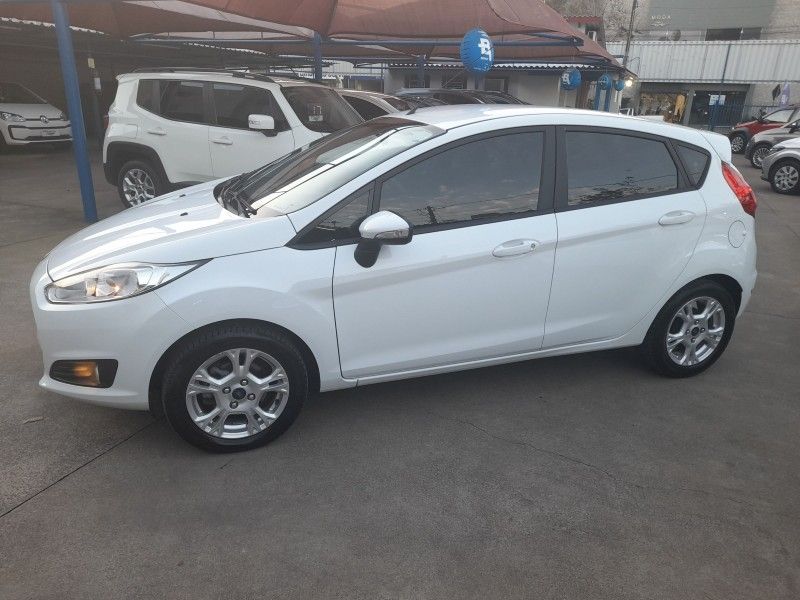 Ford FIESTA 1.5 2015 FERREIRA VEÍCULOS VENÂNCIO AIRES / Carros no Vale