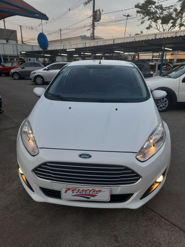 Ford FIESTA 1.5 2015 FERREIRA VEÍCULOS VENÂNCIO AIRES / Carros no Vale