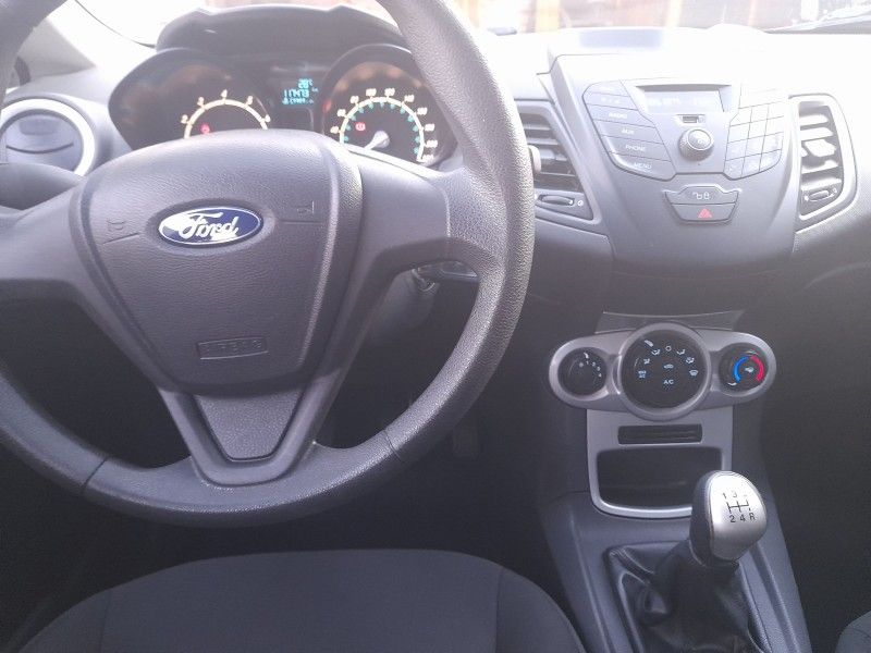 Ford FIESTA 1.5 2015 FERREIRA VEÍCULOS VENÂNCIO AIRES / Carros no Vale