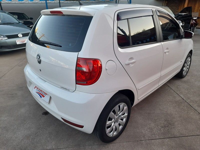 Volkswagen FOX TREND 1.0 2014 FERREIRA VEÍCULOS VENÂNCIO AIRES / Carros no Vale